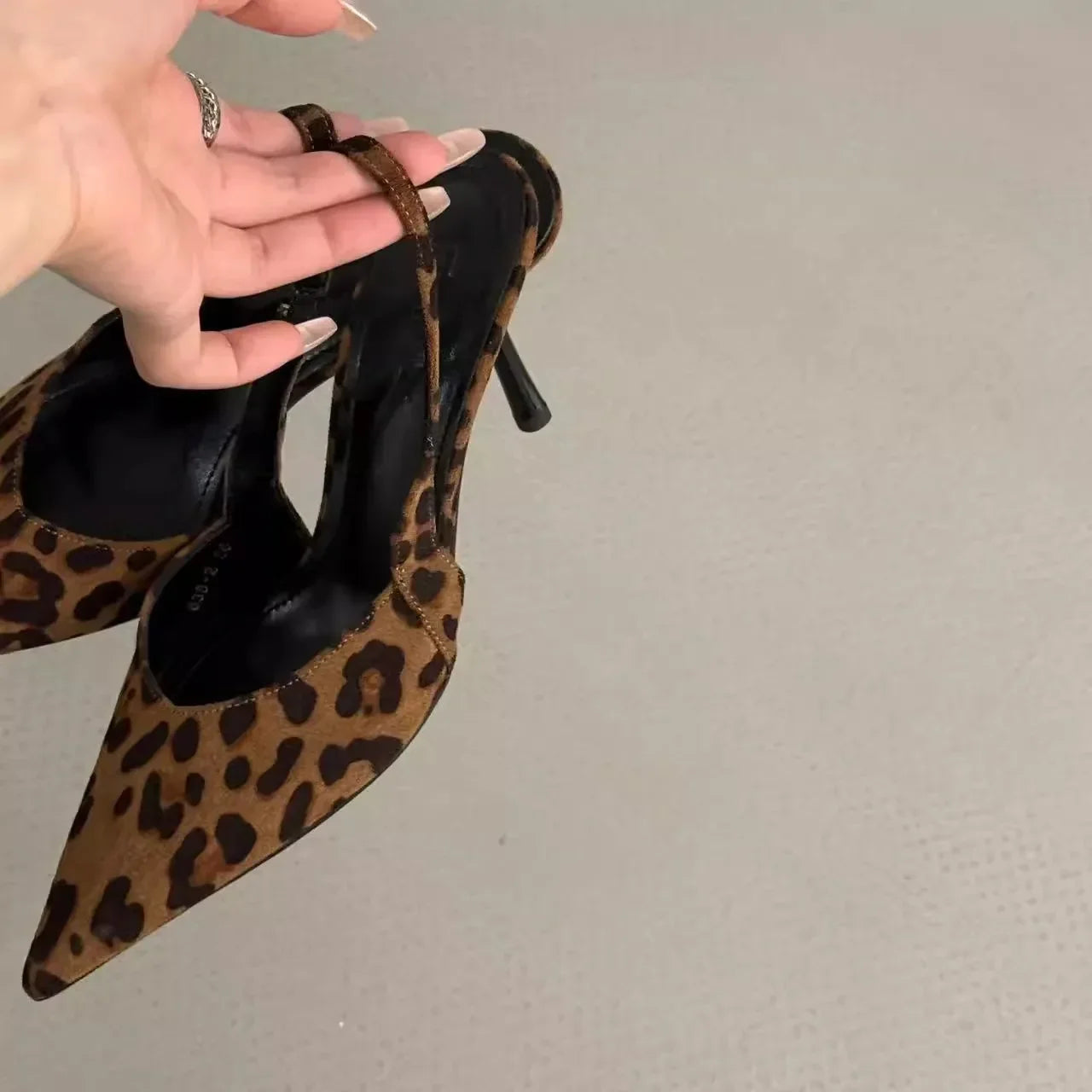 Sevilla ™ | Nueva moda de zapatos de tacón de aguja con punta puntiaguda para mujer